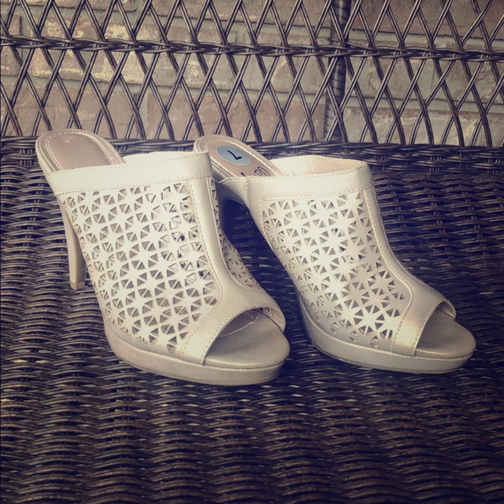 Tan Open Toed Heels!